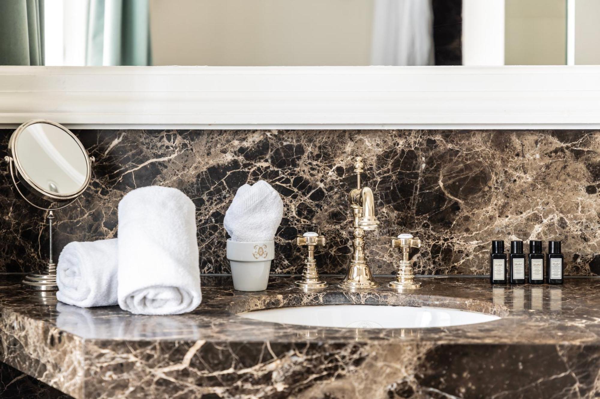 Hotel De Orangerie By Cw Collection 4*